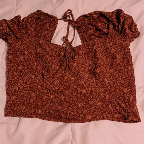 cute crop floral shirt! - Picture 1 of 2